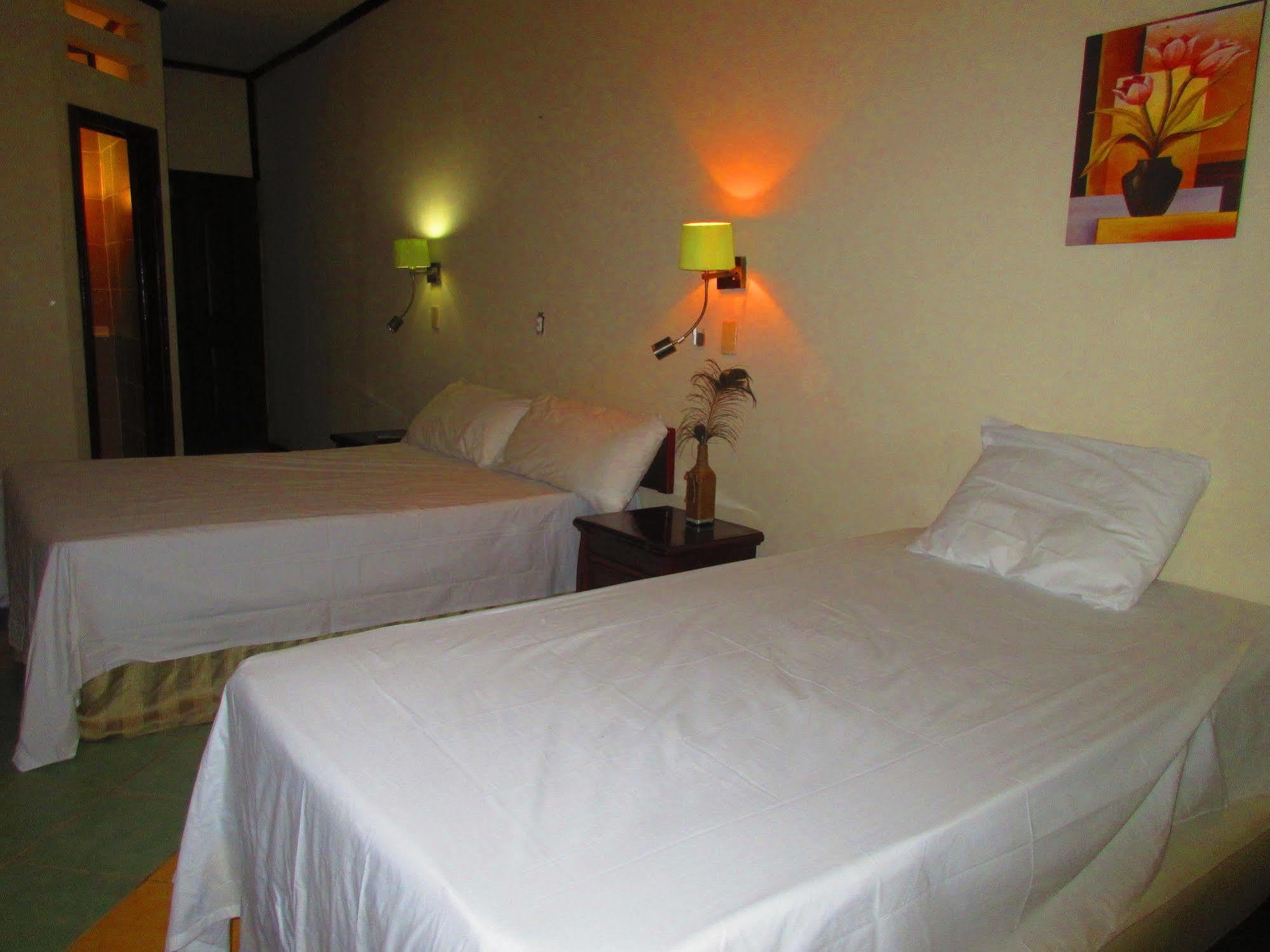 Los Balcones Over The Sea Hotel Bocas del Toro Extérieur photo