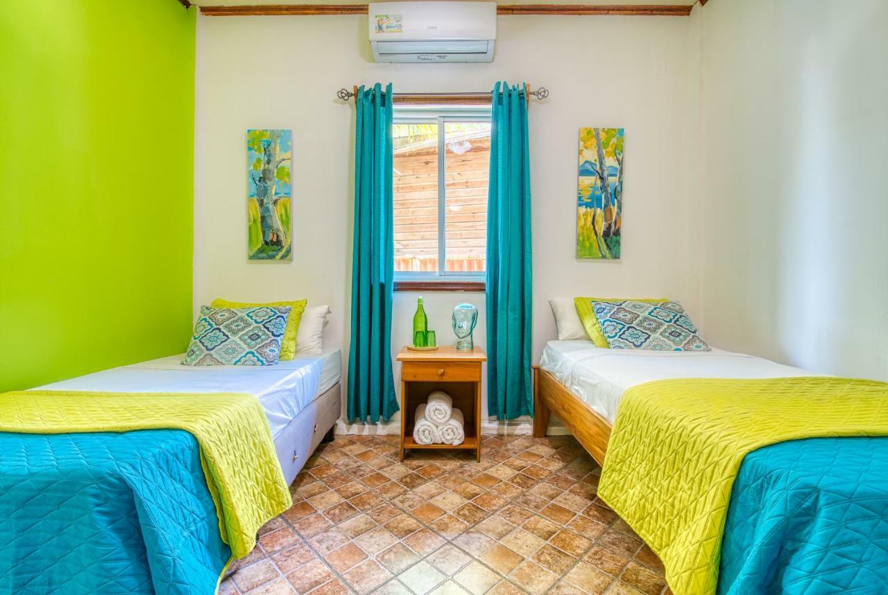 Los Balcones Over The Sea Hotel Bocas del Toro Extérieur photo
